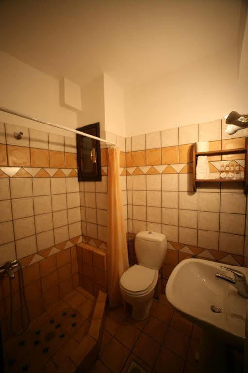 Aparthotel Fretzato Eláti Esterno foto
